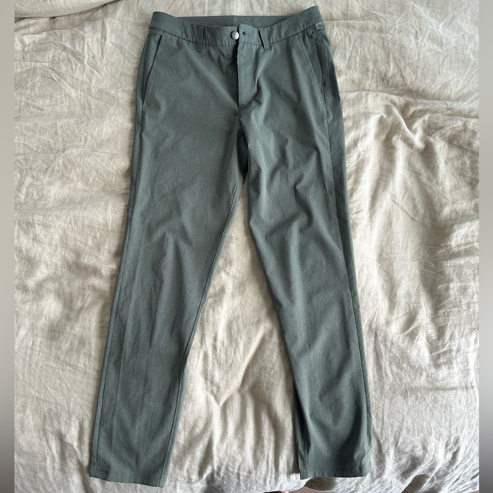 10/10 condition lululemon commission woven air slim fit pant 32x32 olive